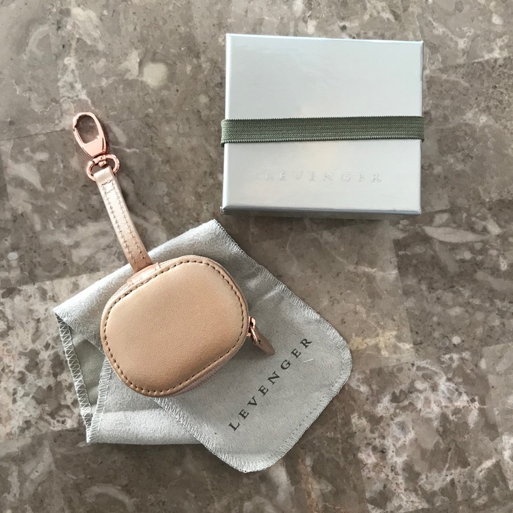 Levenger Earbud/headphone holder or pill holder